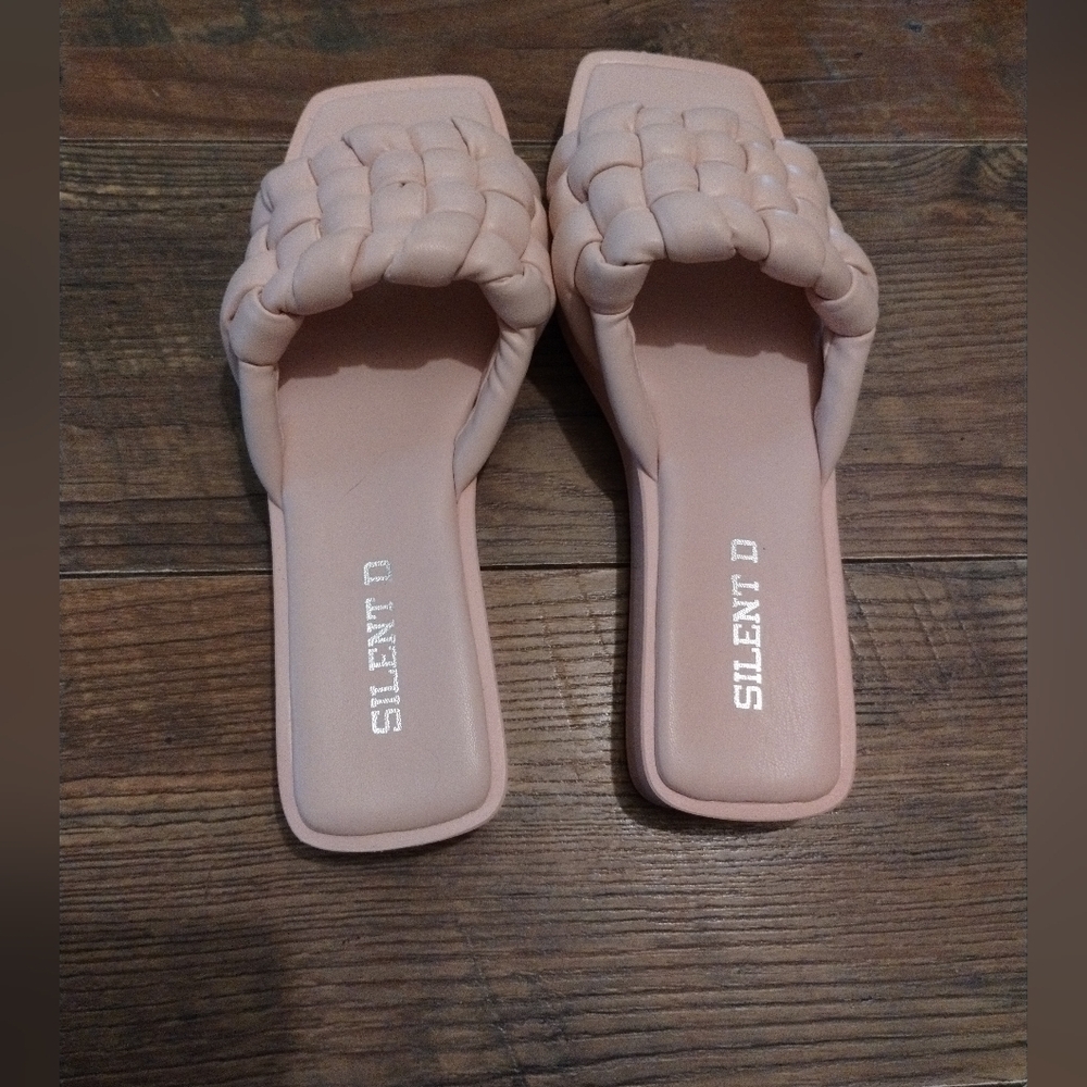 Silent D Women's Woven Sandals NEW NO BOX
